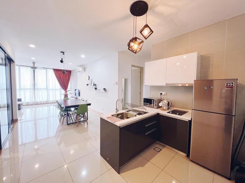 Connected Train 3 Bedrooms - Above Klgateway Mall 14 Kuala Lumpur Exterior foto